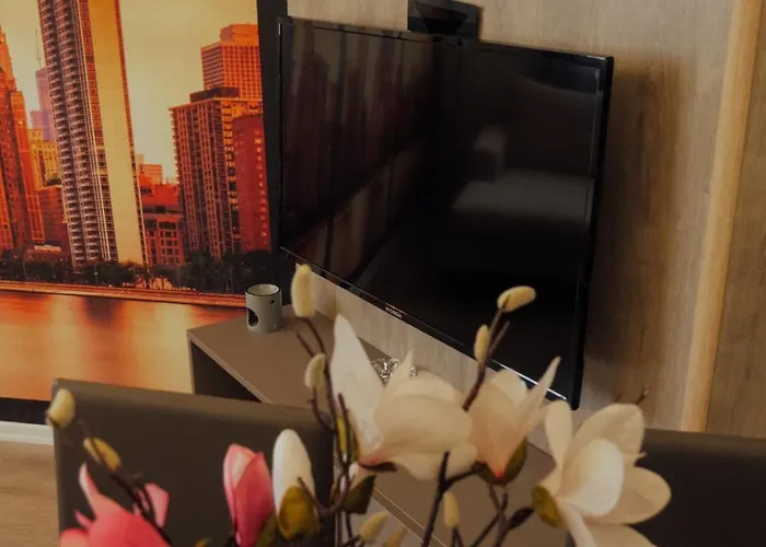 Newly Renovated Апартаменты *