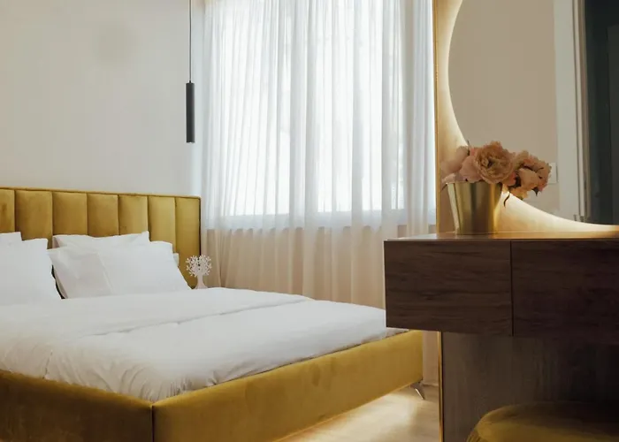 Newly Renovated Апартаменты Тирана