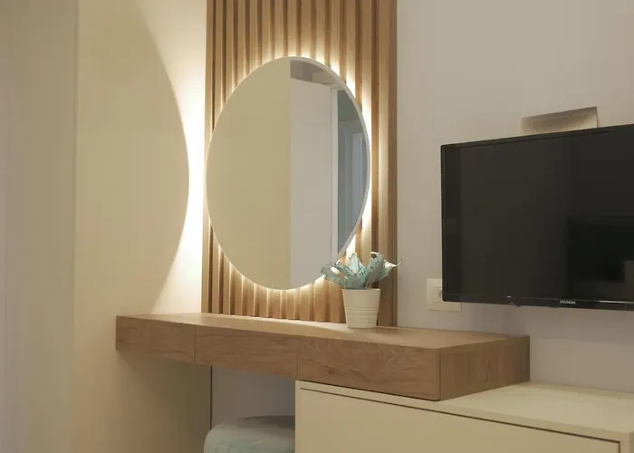 Newly Renovated Апартаменты Тирана